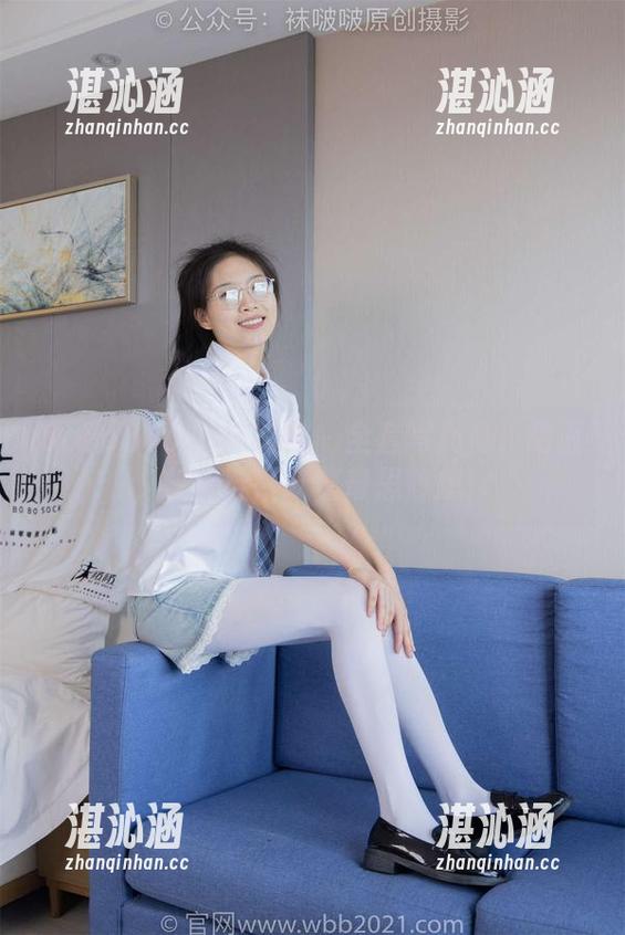 BoBoSocks袜啵啵-小甜豆 BoBoSocks袜啵啵 - 全套写真与小甜豆,帆布鞋跳跃着奇思妙想!