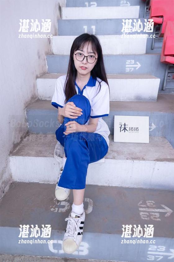BoBoSocks袜啵啵-稚予 BoBoSocks袜啵啵 - 分页查看稚予的Lolita裙合集:一场优雅与俏皮的小争夺战