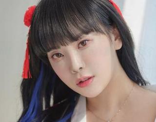 这里有Dami(퀸다미)的ArtGravia合集，分享那个正经不起来的艺术时刻！