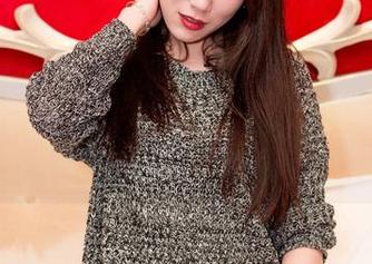 GIRLT果团网 – 周晓唯：校园里的风景如画，图库的照片真心会让你想陶醉一整天。