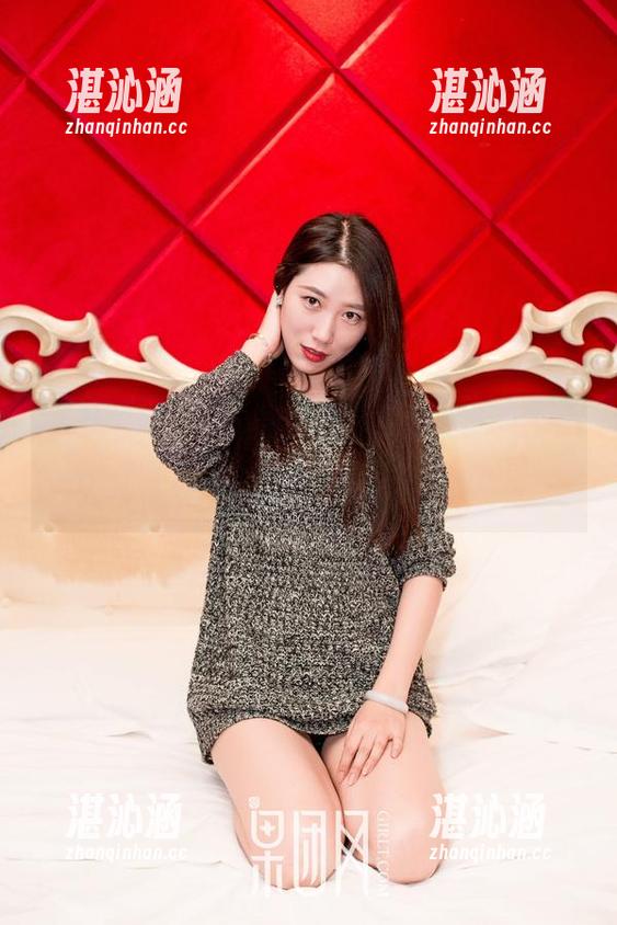 GIRLT果团网 - 周晓唯：校园里的风景如画，图库的照片真心会让你想陶醉一整天。