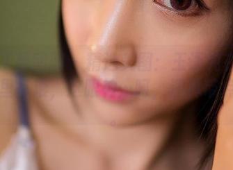 GIRLT果团网 – 精选美图：王语纯在清纯范儿里打滚，这眼神…呵，还真带点儿戏。