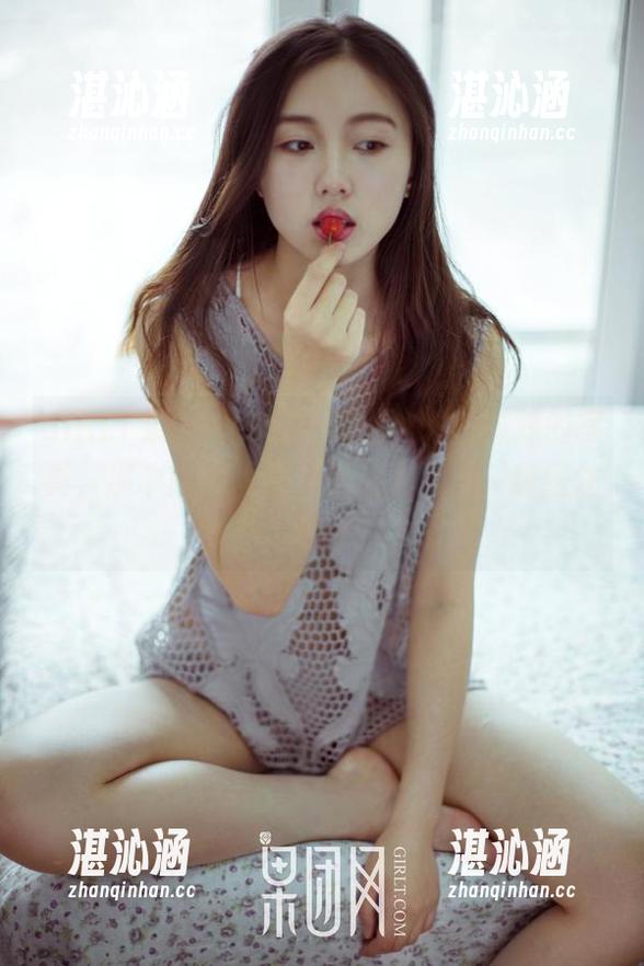 GIRLT果团网 - 秀一把甜Abby妹妹的写真，那个腿部线条太想让人深思，缓缓注视中