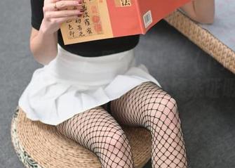IESS异思趣向 – 黑白职业装（下）原图，谁说职业装不能撩人？小婕来证明一切。