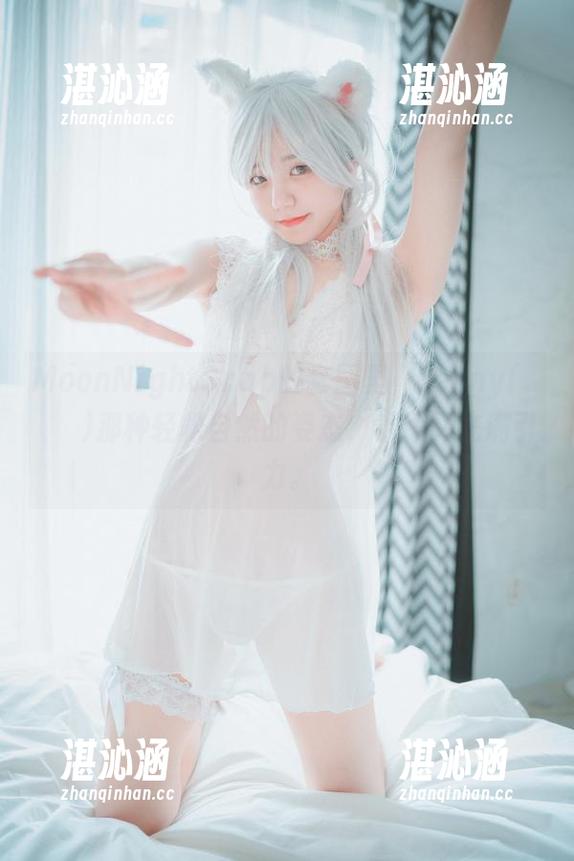 MoonNightSnap的套图里，Jenny(정제니)那种轻松自然的姿态，舒缓又充满引力。