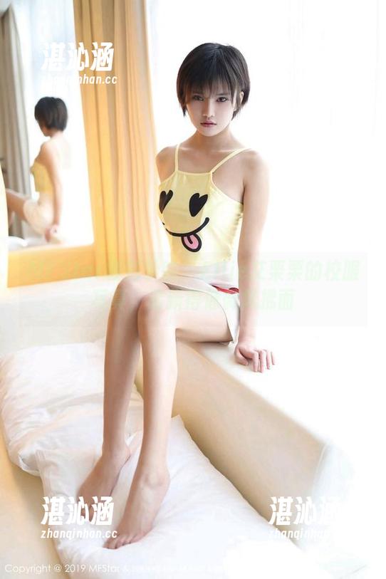 MFStar模范学院 - Ellie艾栗栗的校服写真，清新得像微风拂面