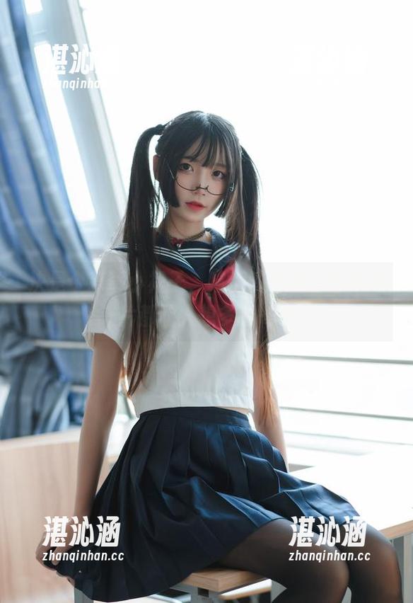 MTYH喵糖映画 决是个草莓小裙子,喵糖映画里的每张照片都让人想多看一眼