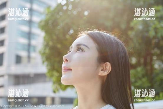 MiiTao蜜桃社-琉璃lily MiiTao蜜桃社 - 别急着逃!琉璃lily的豹纹写真让你在丛林里吃饭喝酒