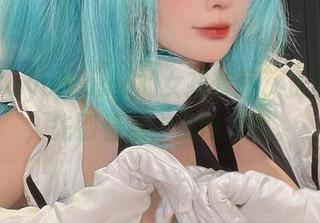 哦，SayoMomo的女孩套图，资源不多，先别着急，慢慢来吧。