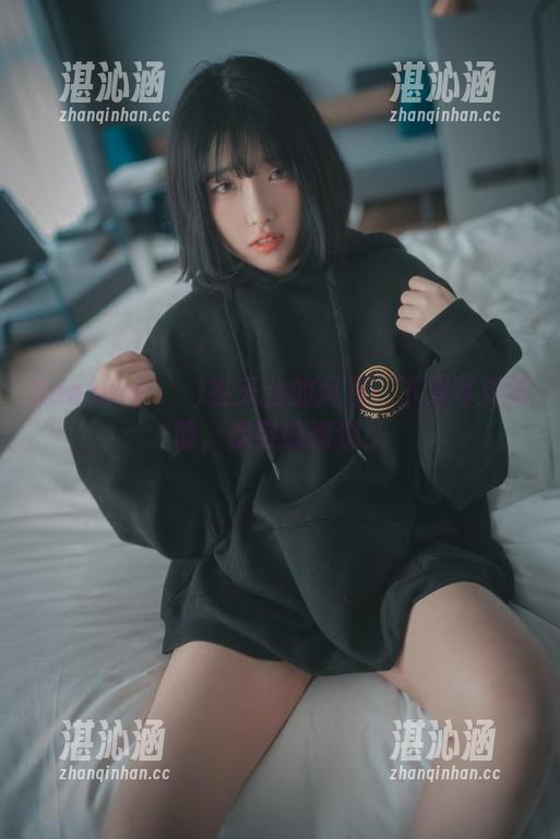 Sonson(손손)在天台的风景：下载写真集前，你要搞清楚！