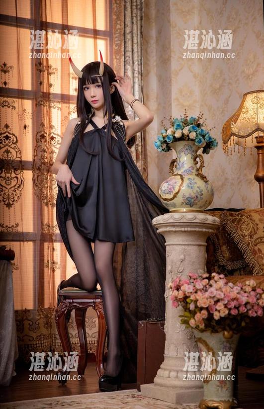 免费图册上线，Tomoyo酱的碧蓝吕佐夫礼服，眼睛该保养了