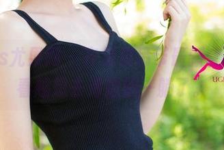 UGirls尤果网 – 齐贝贝吊带最新套图，越看越想去海边躺一躺了。