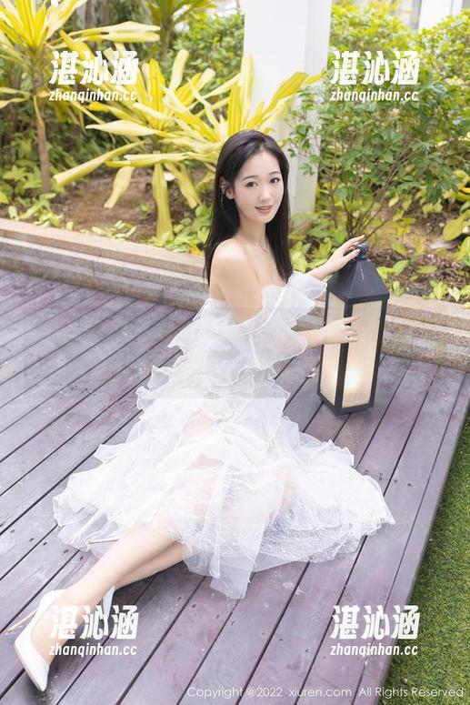 Xiuren秀人网 - sugar小甜心CC的天台写真：高处不胜寒的俏皮合集