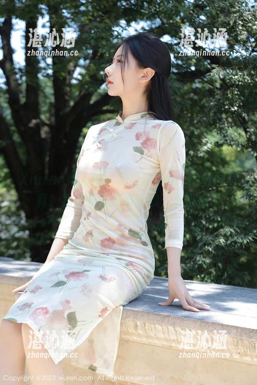 Xiuren秀人网 - 周慕汐baby的丝袜写真！我一直在捧着手机，默默感叹