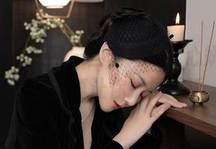Xiuren秀人网 – 当空姐遇上心妍公主，定制写真让你捉摸不透