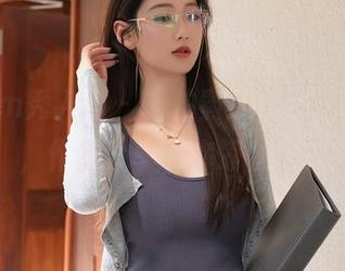 Xiuren秀人网 – “拍黄瓜girl”的夏天，作品分享带你凉快一夏