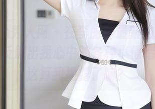Xiuren秀人网 – 在李丽莎最新的婚纱图册里，反射出我心中的各种小情绪，呃…这算我揭露了嘛？