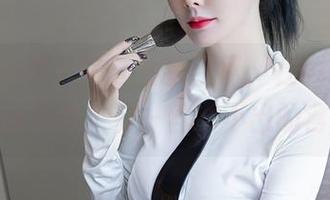 Xiuren秀人网 – 最新红裙，杜viki似乎在和我私语，有一丝说不出的含蓄。