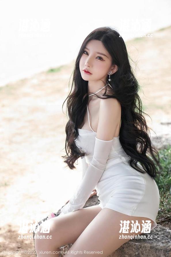 Xiuren秀人网-江真真 Xiuren秀人网 - 江真真,私房写真里的“厨娘“,一边做菜一边侧目互动,妙不可言!