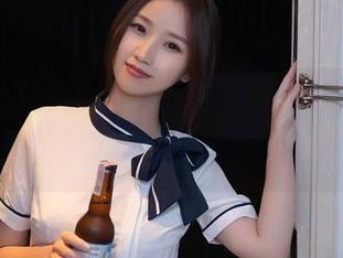 Xiuren秀人网 – 当沐言yanyan的裸足遭遇资源争夺战，图包还能拥有纯粹吗？