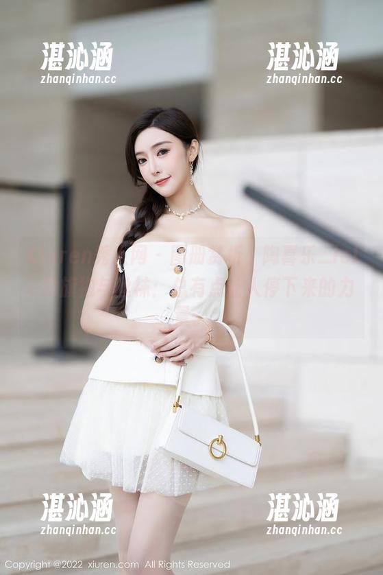 Xiuren秀人网 - 图册赏析，陶喜乐_lele的旗袍与丝袜：总有点让人停下来的力量。