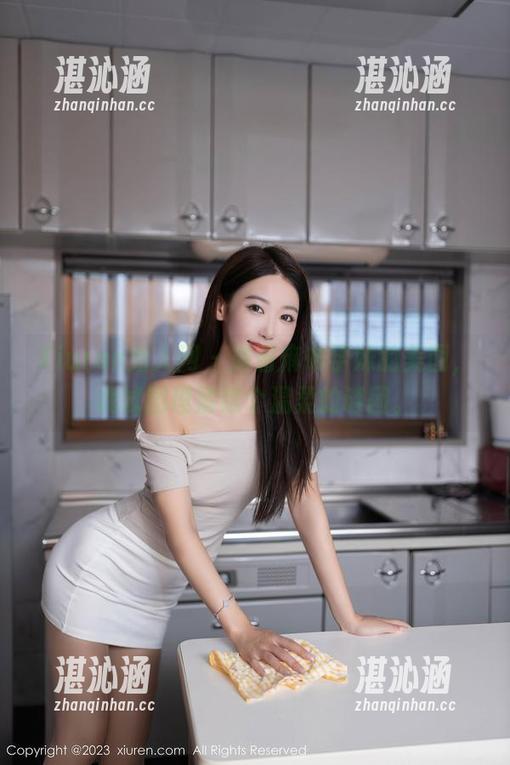 Xiuren秀人网 - 捧着麻布学妹的美图，我试图理清这个温柔的谜团。