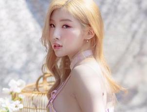圣诞萌趣爆棚，Yebin(전예빈)最新图集，竟偏爱绿色主题？