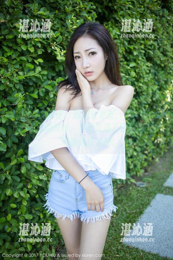 YouMi尤蜜荟 - 新图片更新：严利娅Yuliya和她的灰丝，真是充满了轻盈的气息，可能是魔法吧。