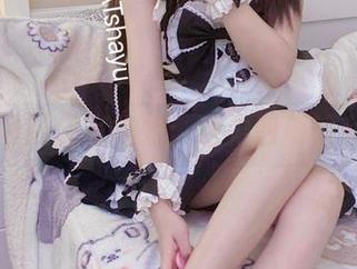 at鲨鱼的邻家姐姐：活力四射的私房秀
