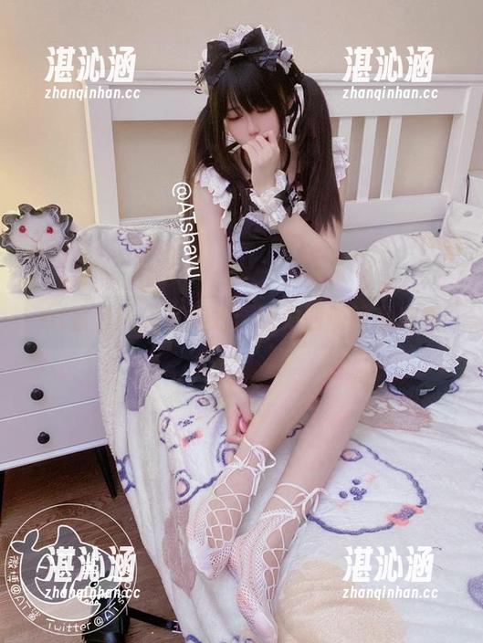 at鲨鱼的邻家姐姐：活力四射的私房秀