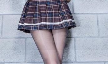beautyleg – 小玲最新写真集：这旗袍穿上去，想变美但先变成了橘子？