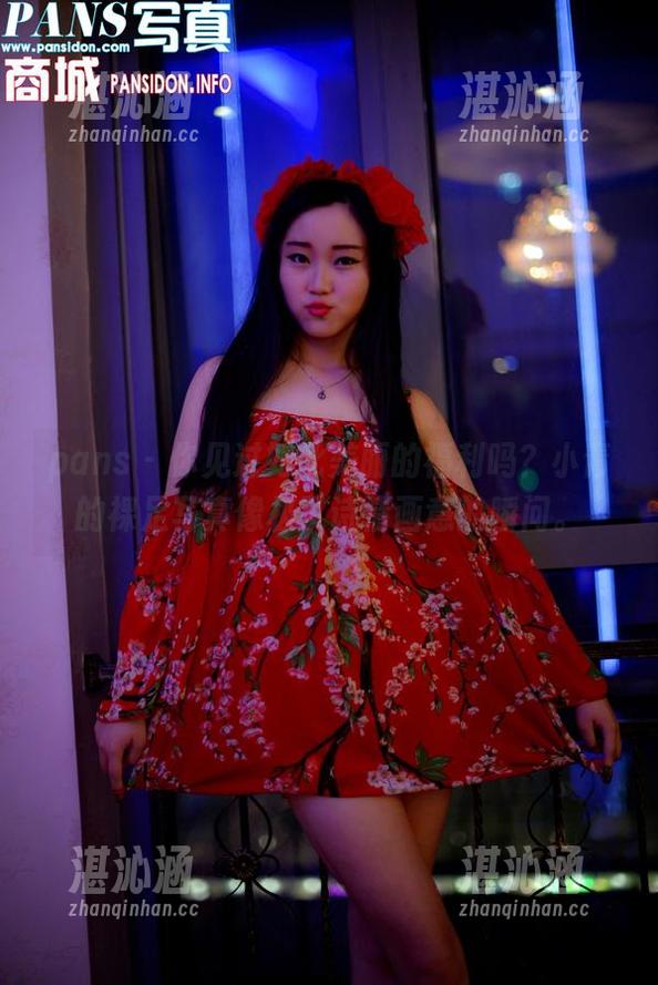 pans-小青 pans - 你见过如此美丽的福利吗?小青的裸足写真像极了诗情画意的瞬问。
