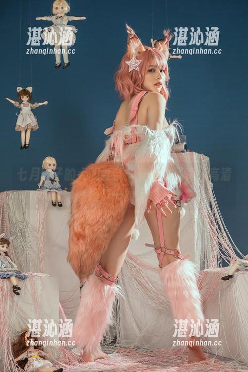 七月喵子的大胆尝试：连体衣写真，高清细节一览无遗