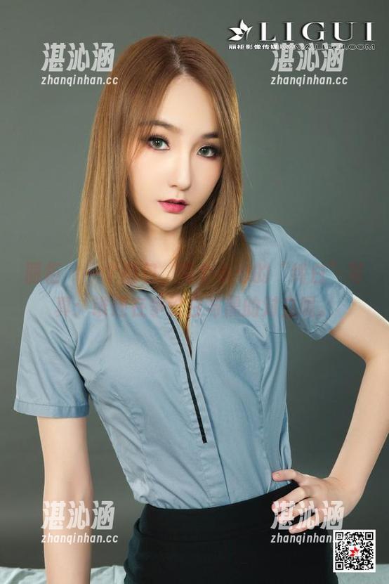 丽柜 - 一个图包，两个小七的“纯白”写真：谁还在争论白与黑的对立呢。