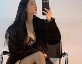 微密圈 – 图片里的俏妞qiaoniuTT旗袍太有戏了，强烈推荐