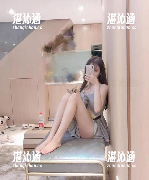 啾小妍 啾小妍、裸足和免费,结合得挺有意思的呀
