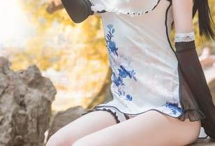 喵糖映画 – 最后的免费写真！蠢沫沫和服秀出了身材但又不失可爱。
