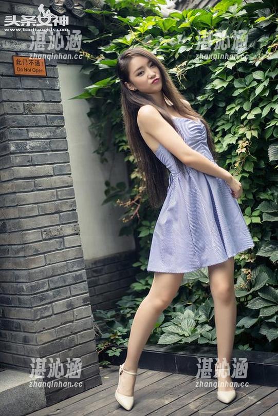 头条女神 - 美纳子的私拍：白丝套图，我该承认这是我新一季的追求吗？