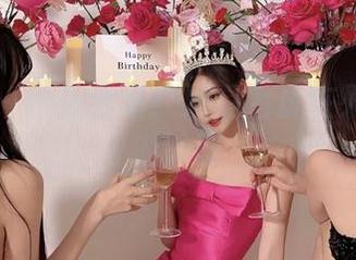 微密圈 – 作品合集！妮是老虎在死库水的游泳课