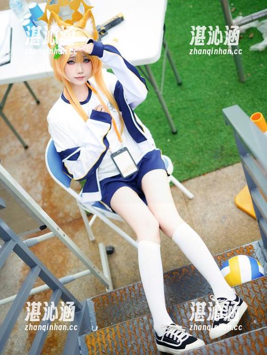 嫣嫣子女仆写真：一秒让你忘记辞职的苦恼，没问题，赶紧下载！
