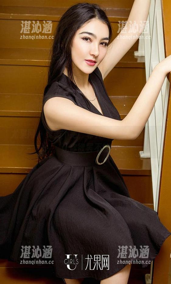 尤果网 - 赞美不绝，菲儿的长腿福利作品让你欲罢不能