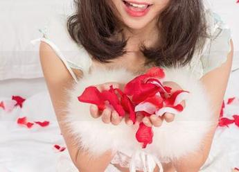 尤果网 – 下载雯雯的和服写真集——谁说不能陪她一起？