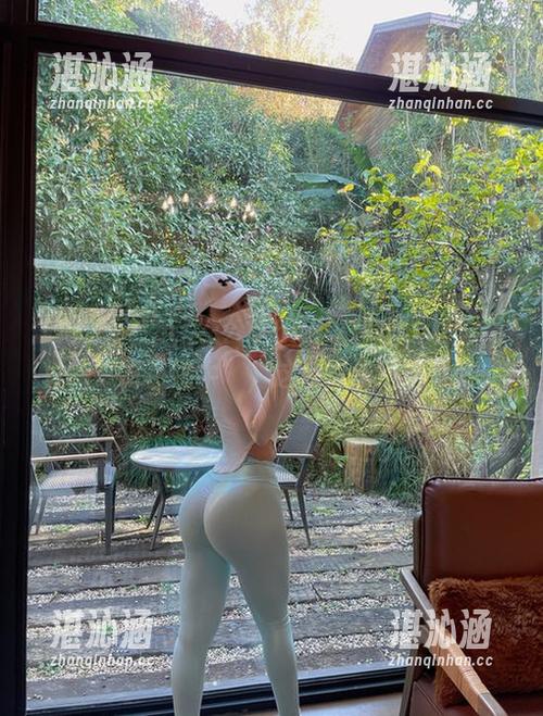 左公子666 微密圈 - 啊,左公子666又带来了最新写真集“粉色奶牛”,这波操作得给个赞。