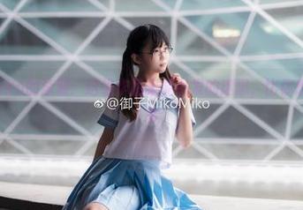 御子Yumiko的泳装：这组作品集能引发的迷思，比你想象得多得多