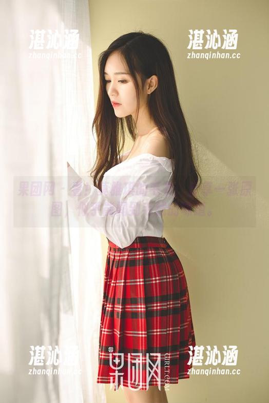 果团网-莫雅琪 果团网 - 看!莫雅琪的毛衣:分享一张原图,似乎能闻到毛线的味道。
