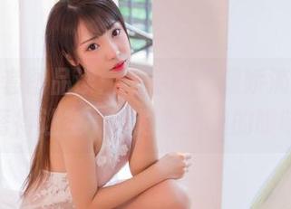 果团网套图品读：午后的蓝颜娇滴似水，含蓄得让空气都透着丝丝的暧昧。