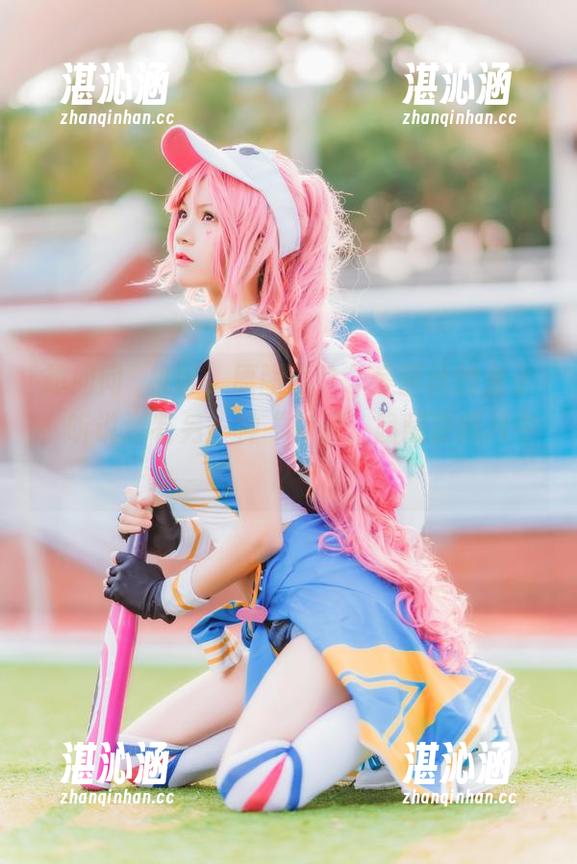 想问问桜桃喵，原图里除了爱丽丝的兔子，听说还有另一种“奇遇”隐藏在照片中？
