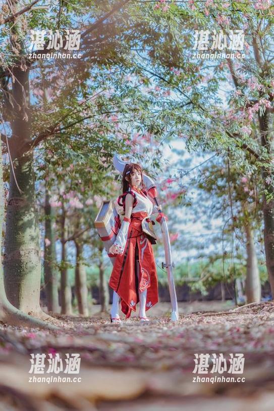 鬼才桜桃喵的玉藻前体操服写真资源，谁能顶得住这诱惑？