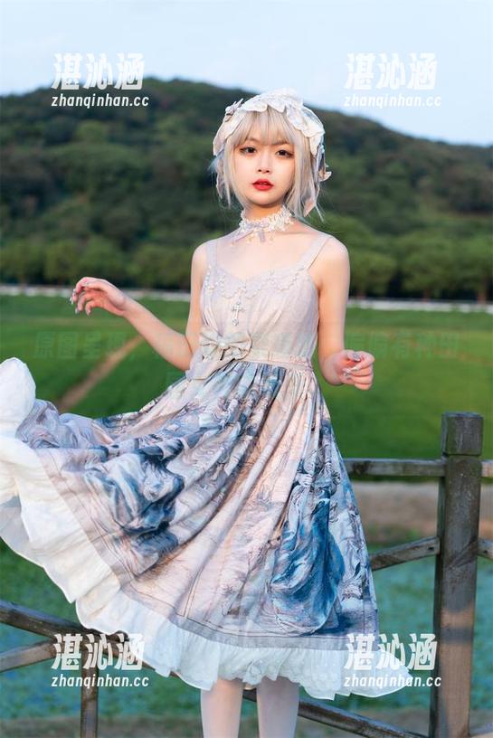梨瑾瑾 原图呈现,稻田边的梨瑾瑾,偏偏有种田园女神的气质。