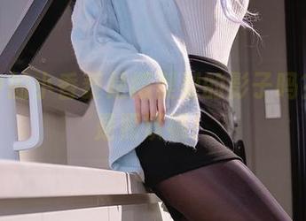 照片中的小香菱是樱梨梨的影子吗？不，是照妖镜！